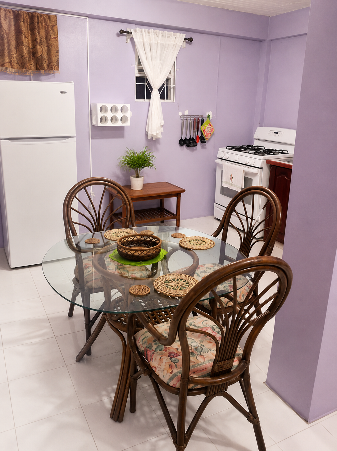 Montrose Apartment Dining Area